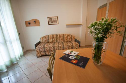 Hotel Sairon Village
