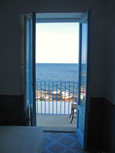 Hostal Pensione La Sirena