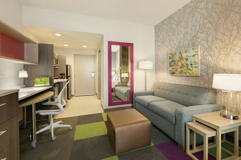 Hotel Econolodge (formerly Rodeway Inn)