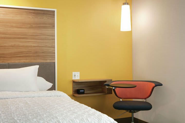 Hotel Econolodge (formerly Rodeway Inn)