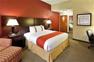 Hotel Holiday Inn & Suites