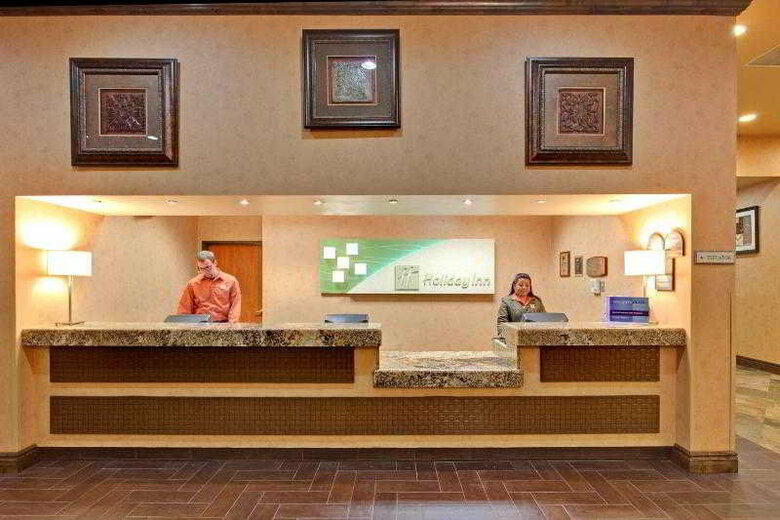 Hotel Holiday Inn & Suites