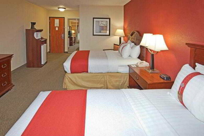 Hotel Holiday Inn & Suites