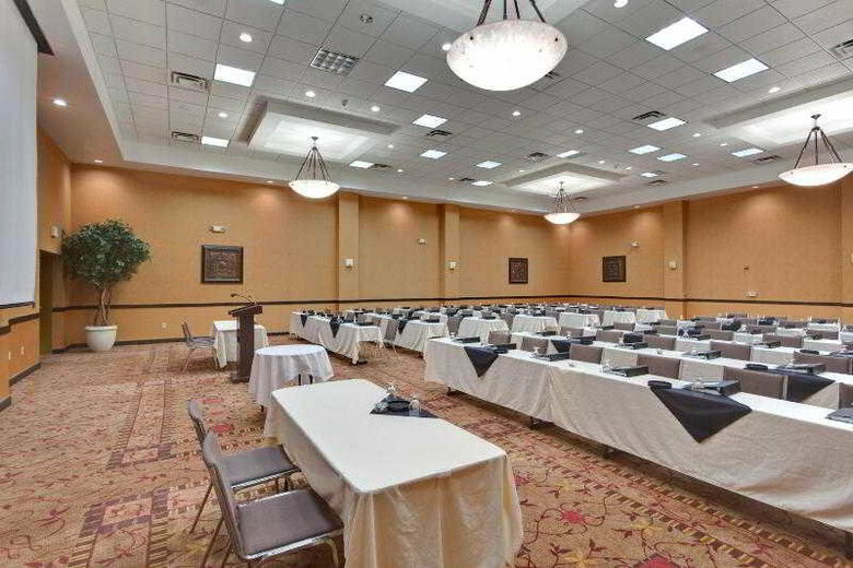 Hotel Holiday Inn & Suites