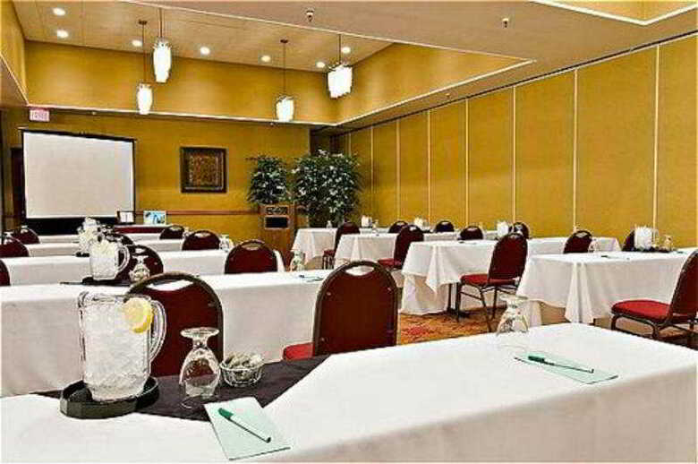 Hotel Holiday Inn & Suites