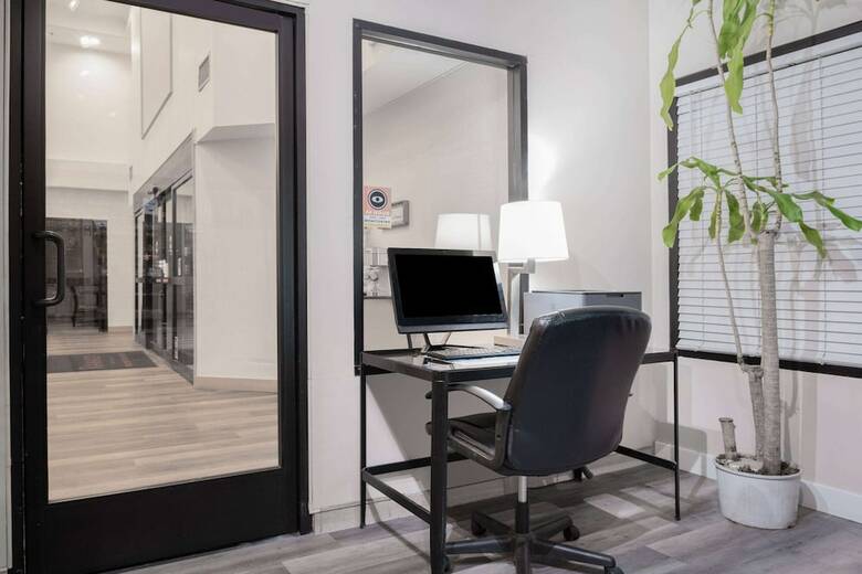 Hotel Ramada Limited Suites