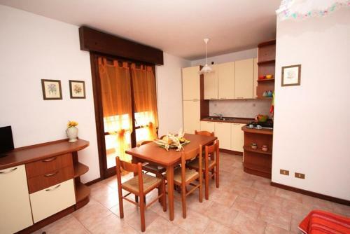 Apartments In Rosolina Mare 24907