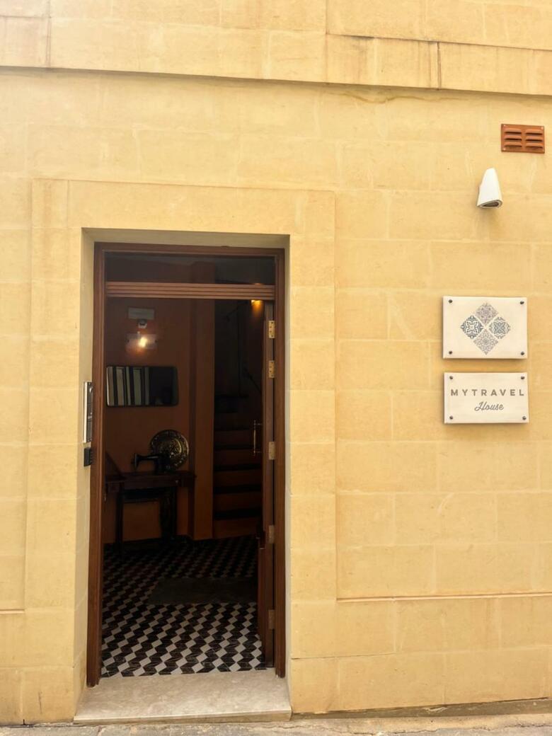Hostal My Travel House