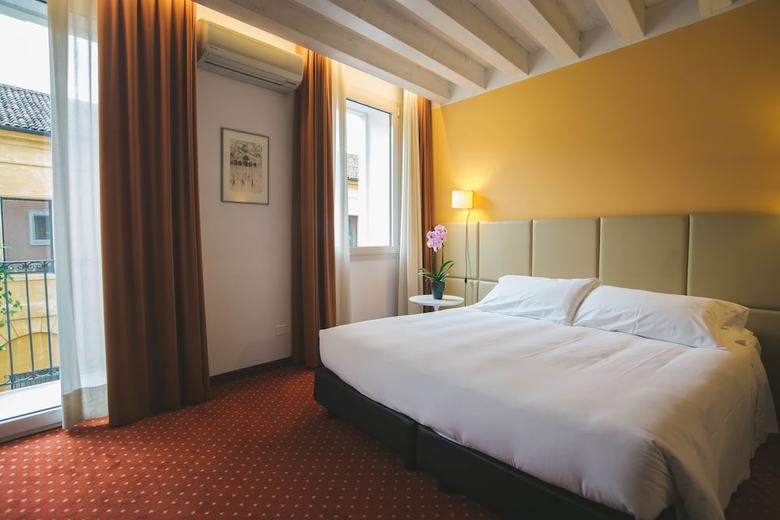 Hostal Relais Santa Corona