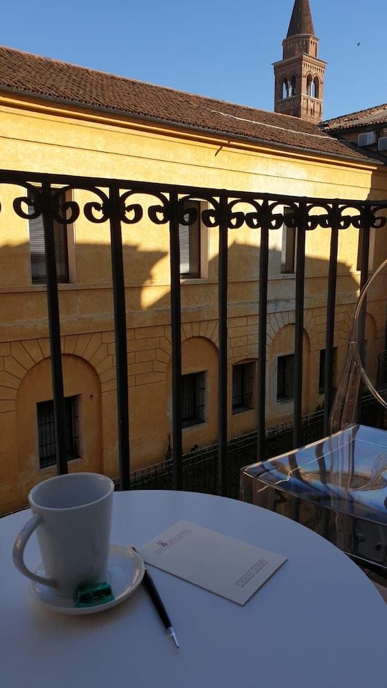 Hostal Relais Santa Corona