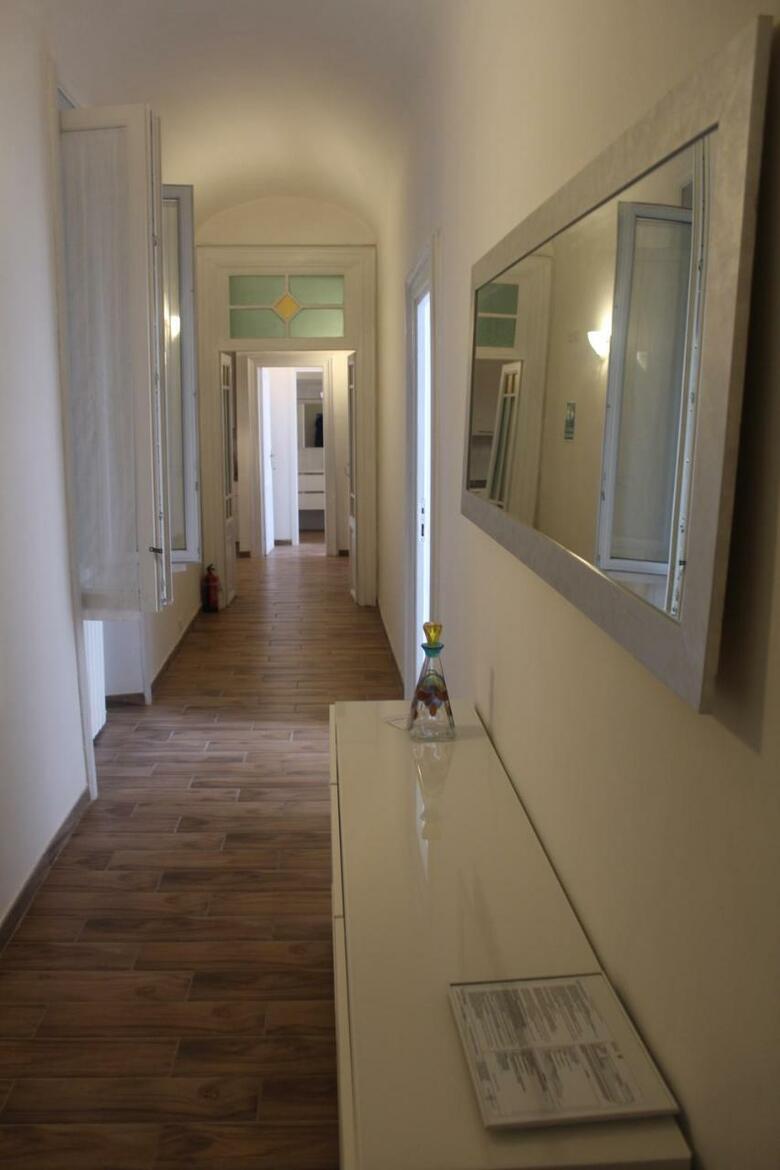 Hostal Roma My Home B&B