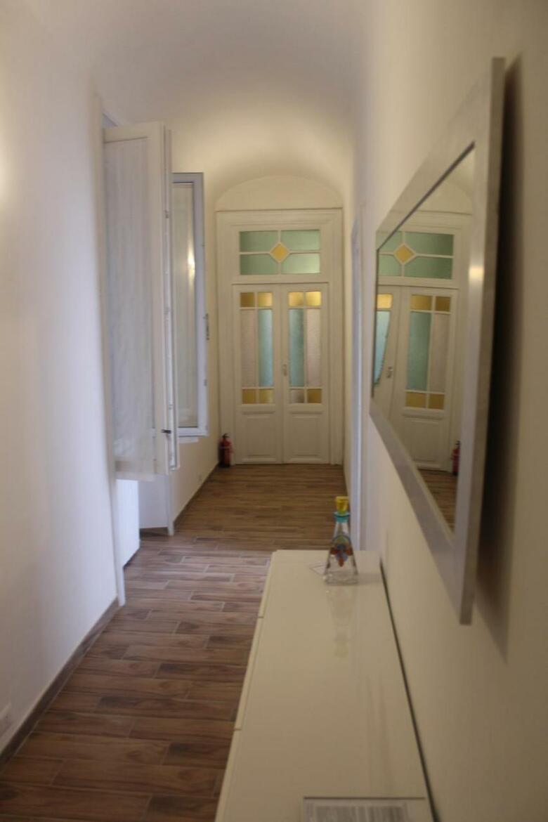 Hostal Roma My Home B&B