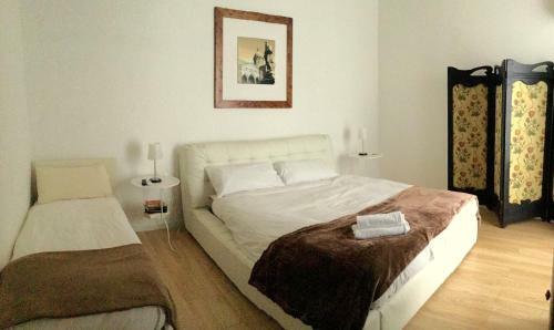 Hostal Aragona Rooms