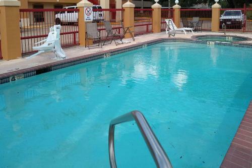 Hotel Quality Inn & Suites