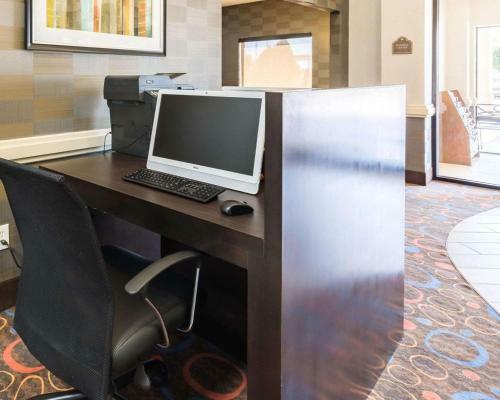 Hotel Comfort Inn East