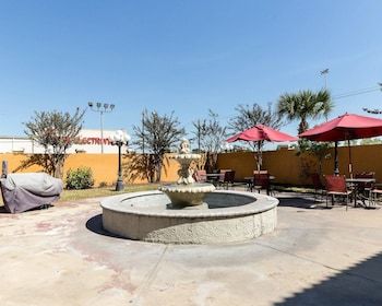 Hotel Quality Inn & Suites