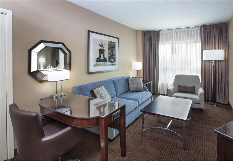 Sheraton Suites Near The Galleria Hotel