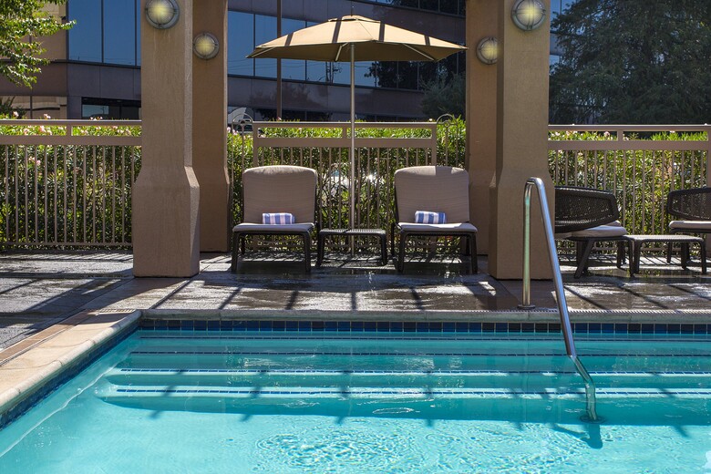 Sheraton Suites Near The Galleria Hotel