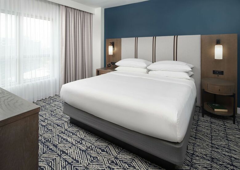 Sheraton Suites Near The Galleria Hotel