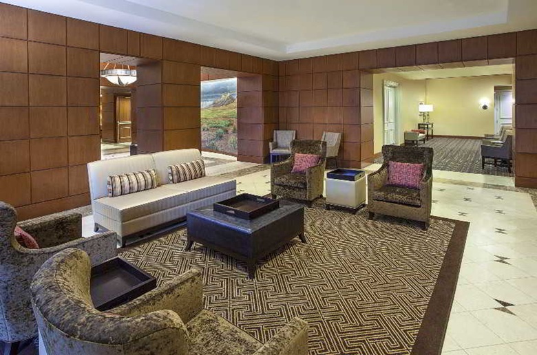Sheraton Suites Near The Galleria Hotel