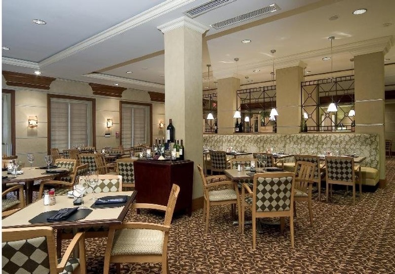 Sheraton Suites Near The Galleria Hotel