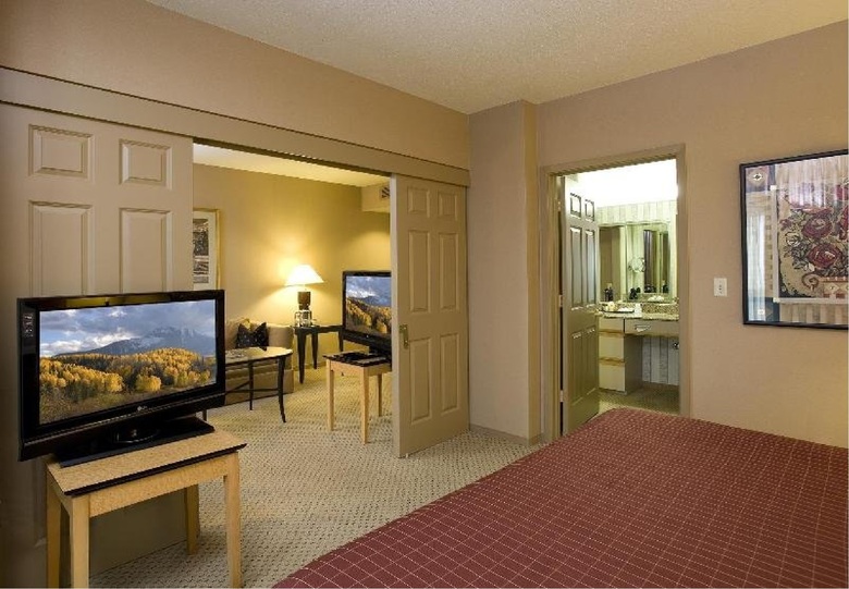 Sheraton Suites Near The Galleria Hotel
