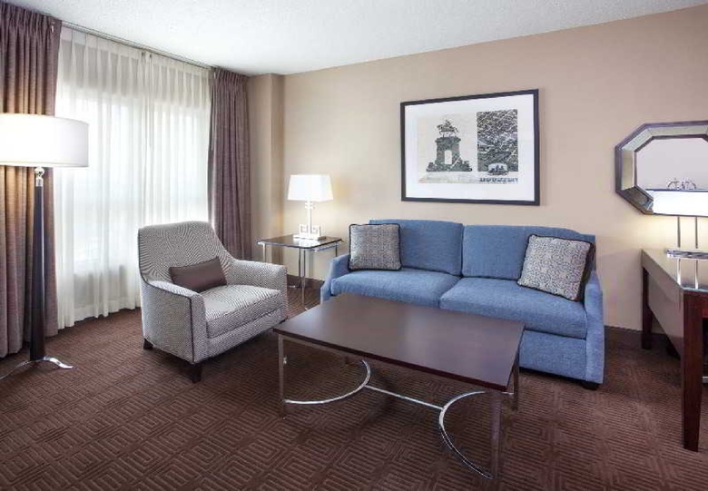Sheraton Suites Near The Galleria Hotel