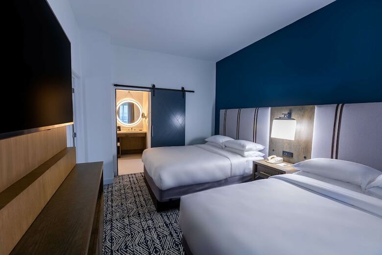 Sheraton Suites Near The Galleria Hotel