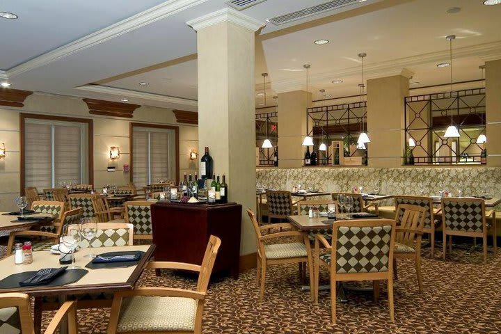 Sheraton Suites Near The Galleria Hotel