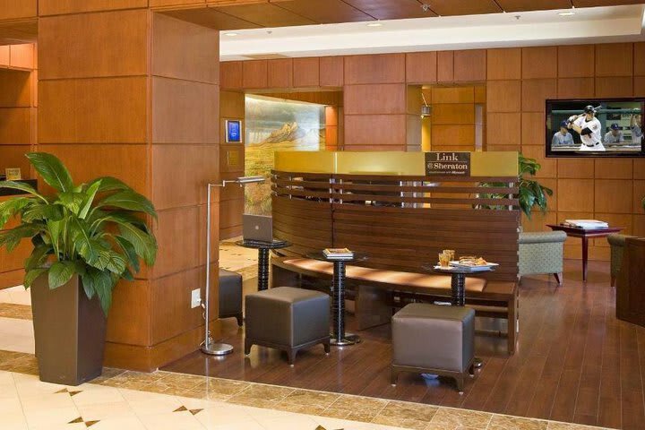 Sheraton Suites Near The Galleria Hotel