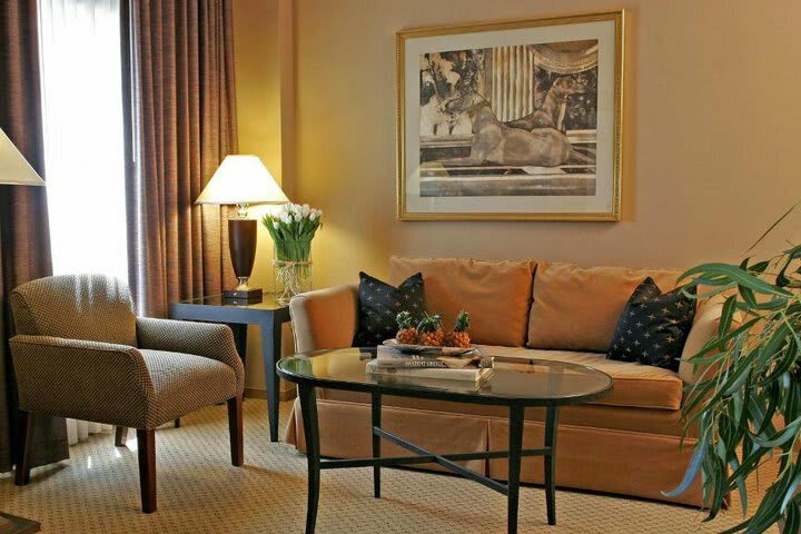 Sheraton Suites Near The Galleria Hotel