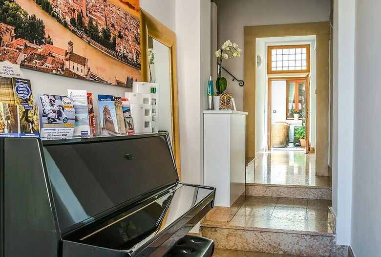 Bed & Breakfast Veronetta House