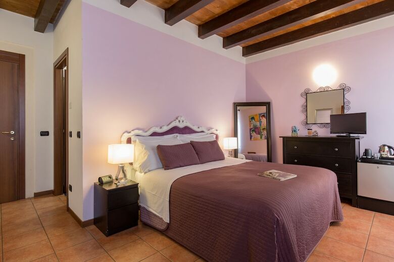 Bed & Breakfast Veronetta House