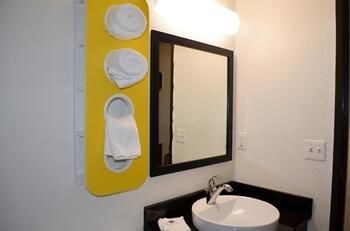 Hotel Super 8 By Wyndham Kingsland