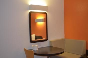 Hotel Super 8 By Wyndham Kingsland