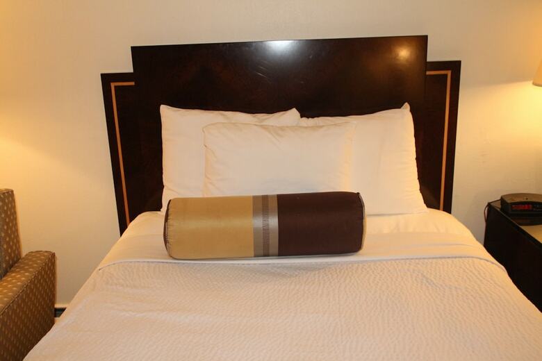 Bedford Plaza Hotel
