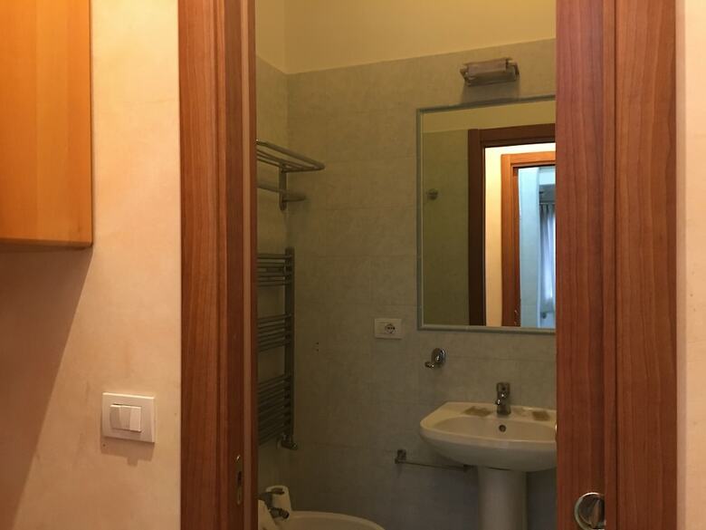 Hostal Lam Guest House