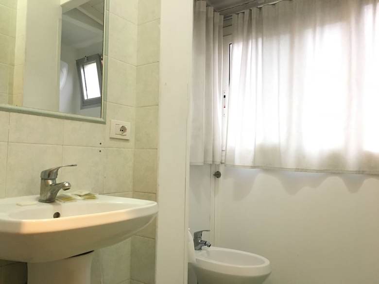 Hostal Lam Guest House
