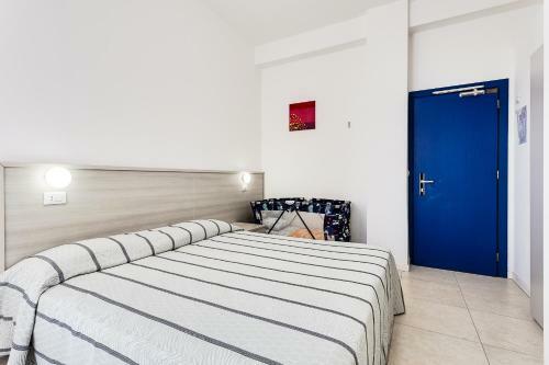 Hotel Blues