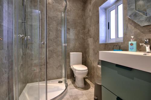 Amazing 4-bedroom Sliema Town House With Jacuzzi