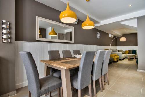 Amazing 4-bedroom Sliema Town House With Jacuzzi