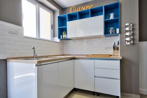 Amazing 4-bedroom Sliema Town House With Jacuzzi