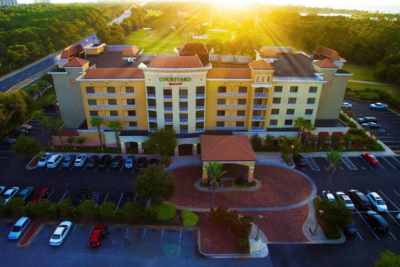 Hotel Courtyard By Marriott