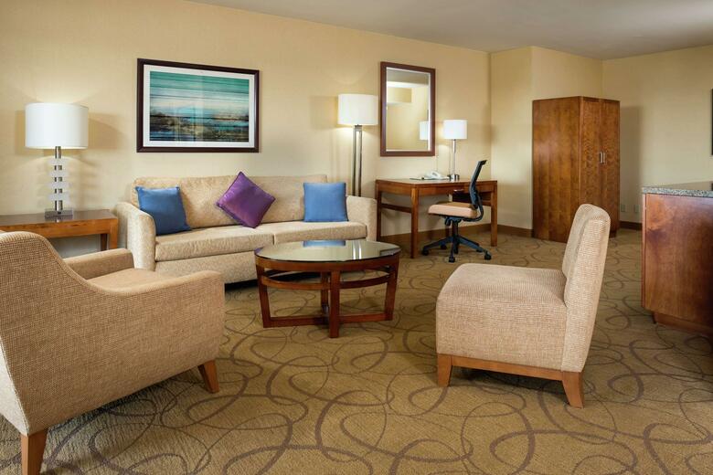 Doubletree Hotel Carson Civic Plaza