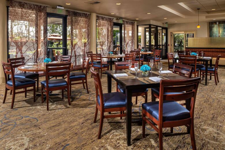 Doubletree Hotel Carson Civic Plaza