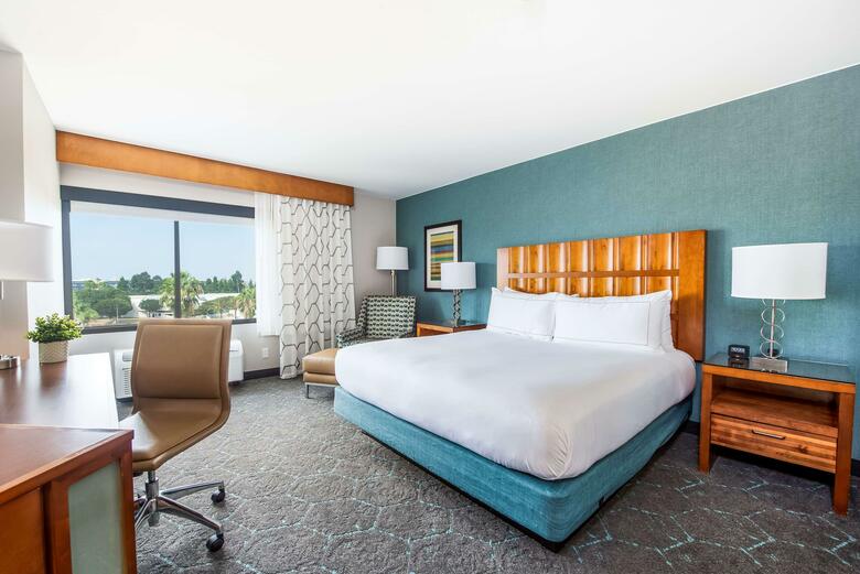Doubletree Hotel Carson Civic Plaza