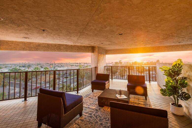 Doubletree Hotel Carson Civic Plaza