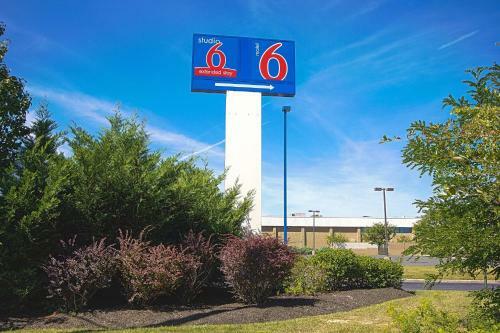 Hotel Motel 6 East Brunswick