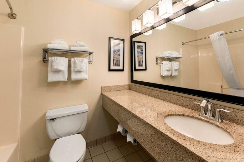 Hotel Quality Inn & Suites