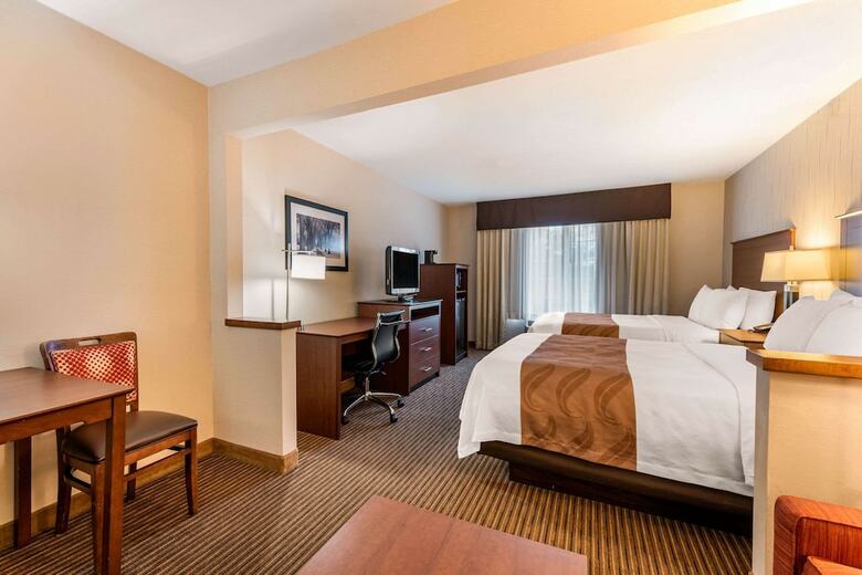 Hotel Quality Inn & Suites
